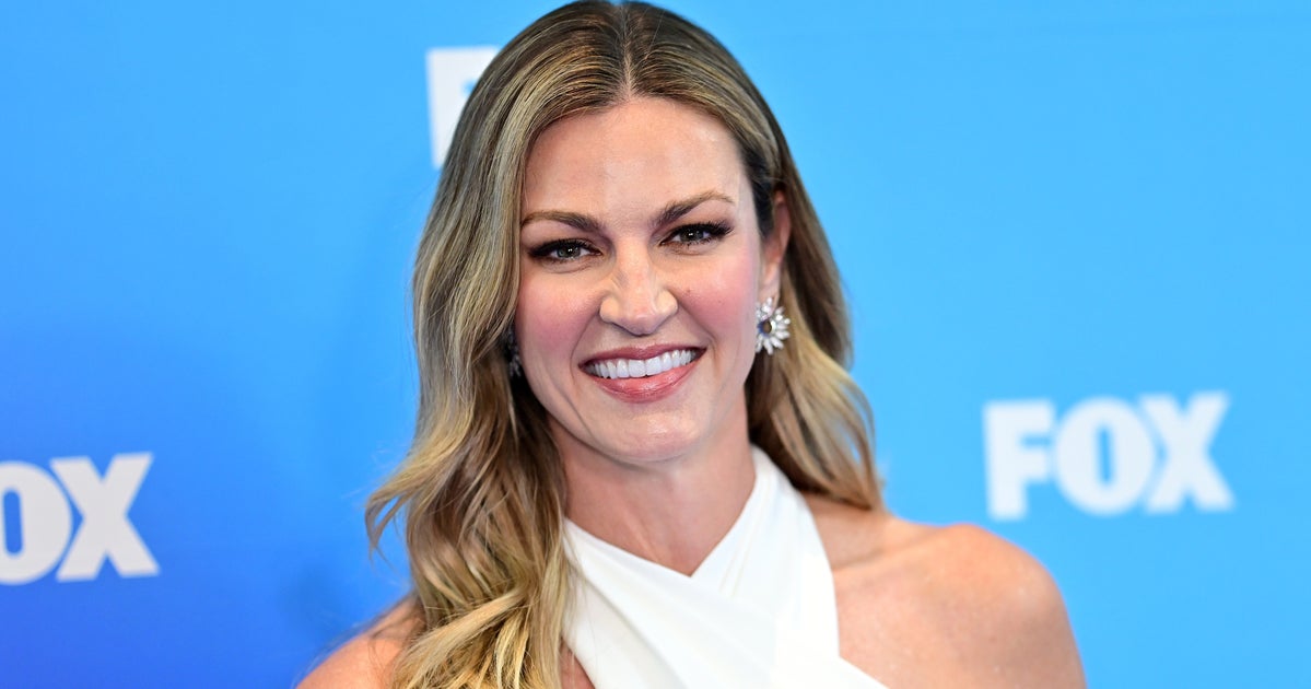NextImg:Fox Sports' Erin Andrews Expertly Claps Back After Online Critic Calls Her 'Too Old' For TV