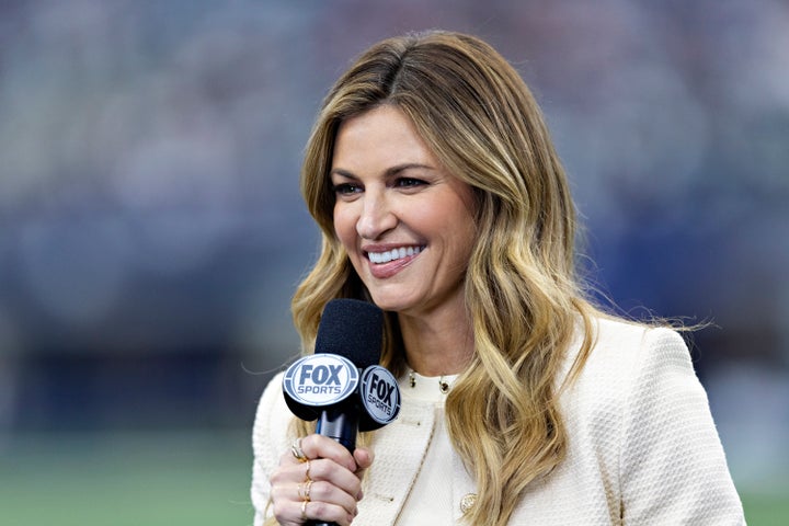 Fox Sports reporter Erin Andrews received support from fans this week after a social media user took aim at her appearance.