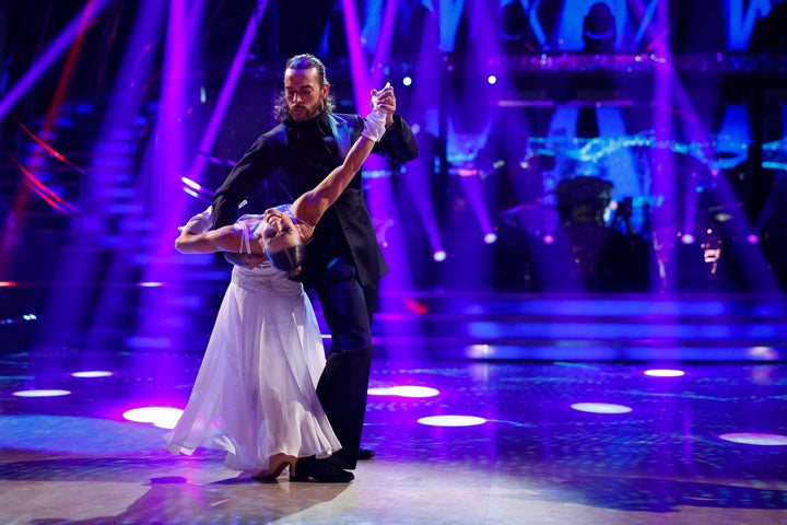 Pete Wicks agus Jowita Pryztał a’ cluich air Strictly air a’ mhìos a chaidh