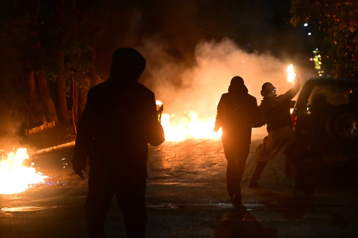 Επεισόδια μετά την ολοκλήρωση της πορείας για τα 16 χρόνια από τη δολοφονία του 15χρονου μαθητή Αλέξανδρου Γρηγορόπουλου. Παρασκευή 6 Δεκεμβρίου 2024 (ΤΑΤΙΑΝΑ ΜΠΟΛΑΡΗ / EUROKINISSI)