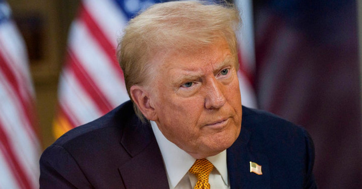 NextImg:Trump Plans To Pardon Jan. 6 Rioters As Soon As He Returns To Office