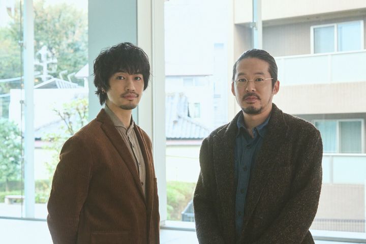 映画『大きな家』プロデューサーの齊藤工さん（左）と、監督の竹林亮さん