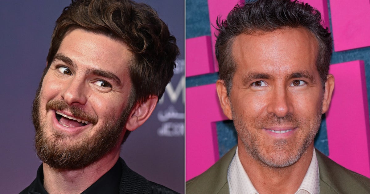 NextImg:Andrew Garfield And Ryan Reynolds Explain Cheeky Plot Behind 2017 Golden Globes Kiss