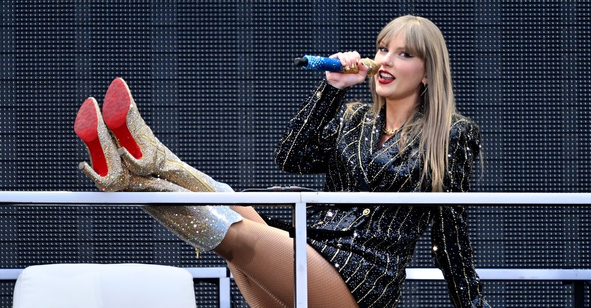 NextImg:Taylor Swift Fans Call Out Sexist Reaction To The Eras Tour Ending