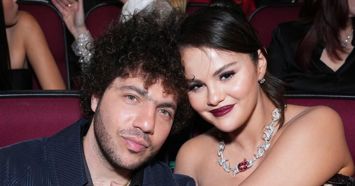 NextImg:Selena Gomez Sums Up Her Engagement To Benny Blanco In 3 Sweet Words