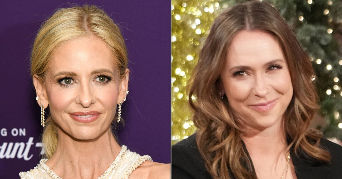 Sarah Michelle Gellar’s Reaction When Asked About Jennifer Love Hewitt Is Raising Eyebrows