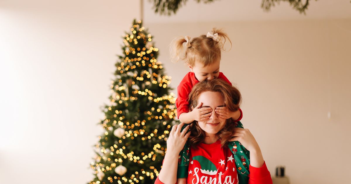 This Viral TikTok Shows The 1 Way Partners Fail Moms During The Holidays