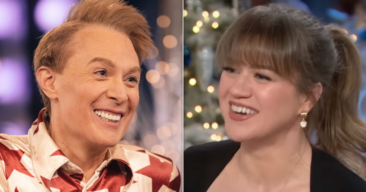NextImg:Kelly Clarkson Hilariously Forgets Clay Aiken's 'American Idol' History On Live TV