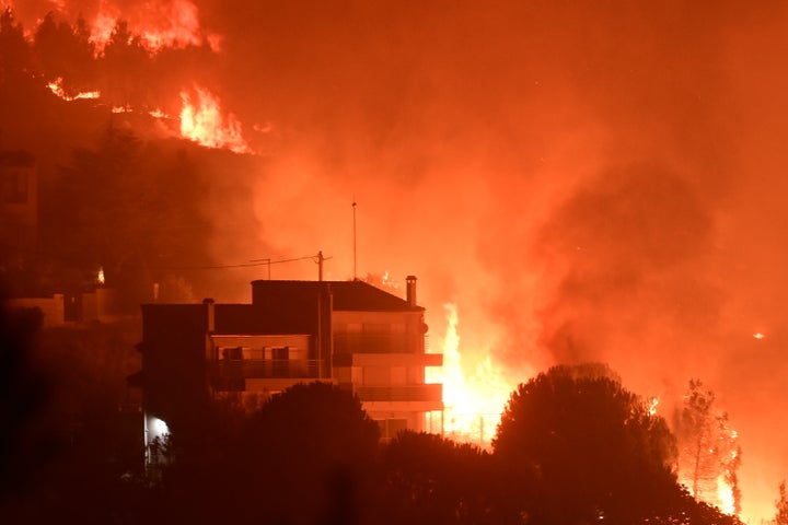 Η μεγάλη πυρκαγιά στον Βαρνάβα, στην Βορειοανατολική Αττική - Φωτογραφία Αρχείου.