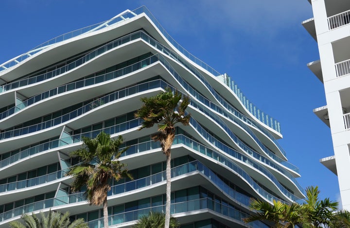 Το ξενοδοχείο Four Seasons στο Surf Club (AP Photo/Lynne Sladky).