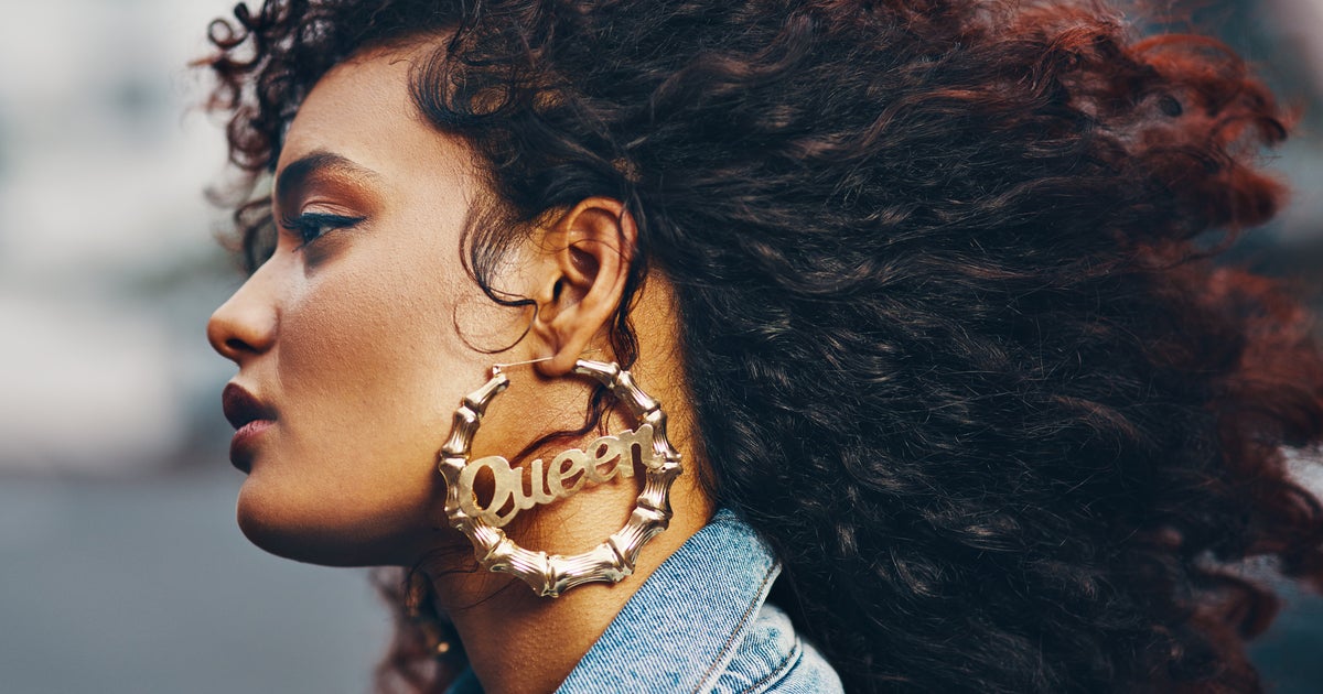 NextImg:If You Wear Heavy Earrings, Your Future Self Will Thank You For Reading This