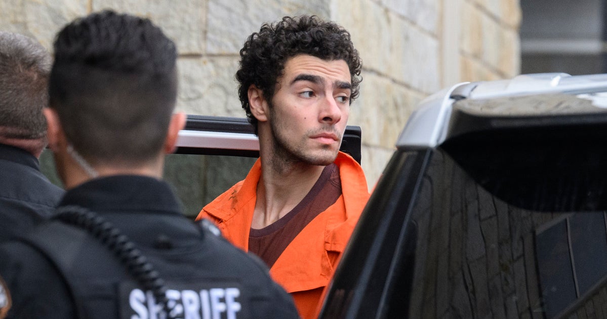 NextImg:Luigi Mangione Waives Extradition, Could Return To New York Thursday