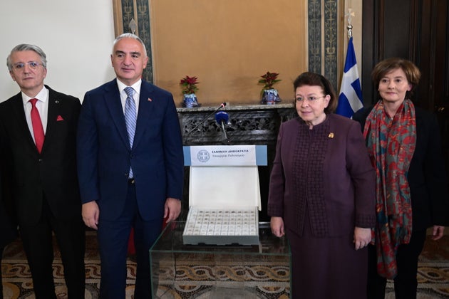 Λίνα Μενδώνη, Mehmet Nuri Ersoy