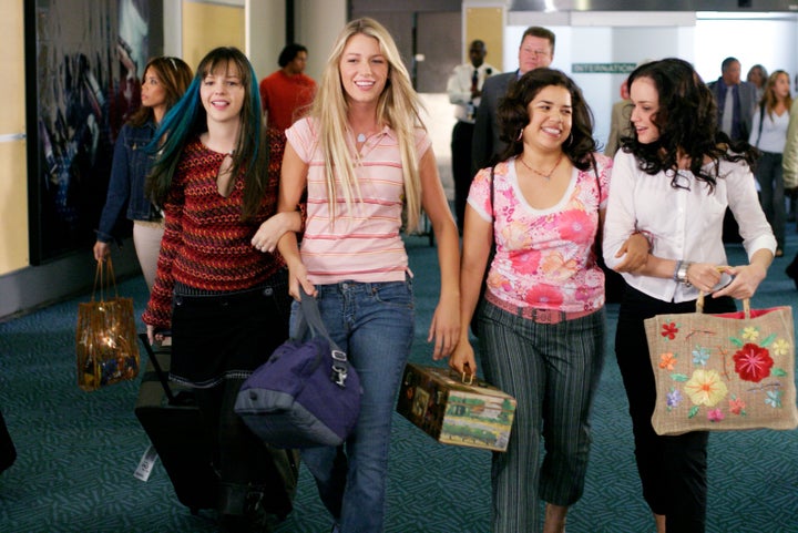 Amber Tamblyn, Blake Lively, America Ferrera and Alexis Bledel in The Sisterhood Of The Travelling Pants