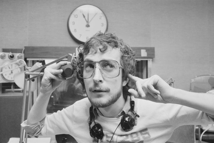 English broadcaster and disc jockey Steve Wright in a radio studio, UK, 29th November 1979. (Photo by Evening Standard/Hulton Archive/Getty Images)