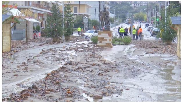 Υπερχείλισε ο ποταμός Κηρέας στην Εύβοια - Πλημμύρισαν σπίτια και έκλεισαν δρόμοι.