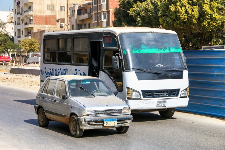 Γκίζα, Αίγυπτος - 26 Ιανουαρίου 2021: Ένα σχεδόν...«μουσειακό» Suzuki Alto σε δρόμο της πόλης.