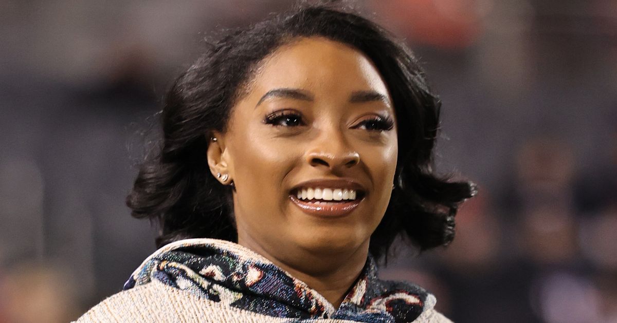 Simone Biles Turns Heads In Game Day Outfit Covered With Husband Jonathan Owens’ Face