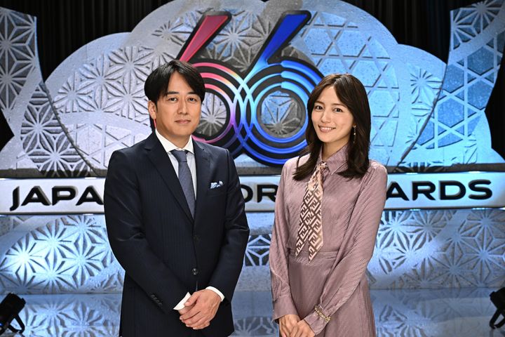 （左から）安住紳一郎アナウンサー、川口春奈さん