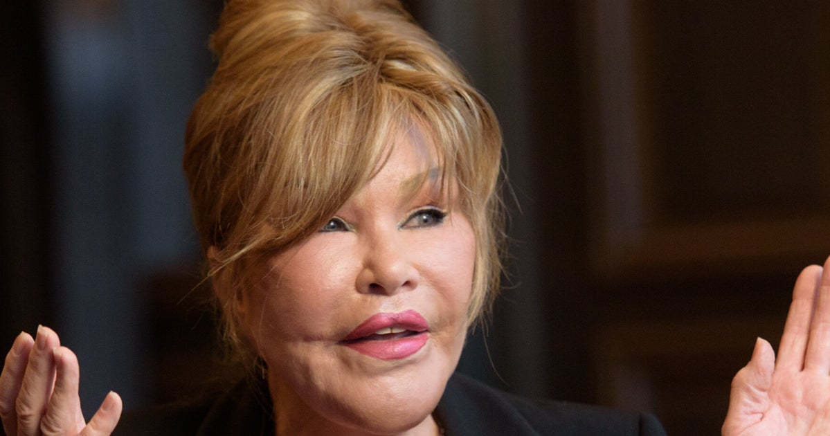 NextImg:Jocelyn Wildenstein, Eccentric 'Catwoman' Socialite, Dead At 84