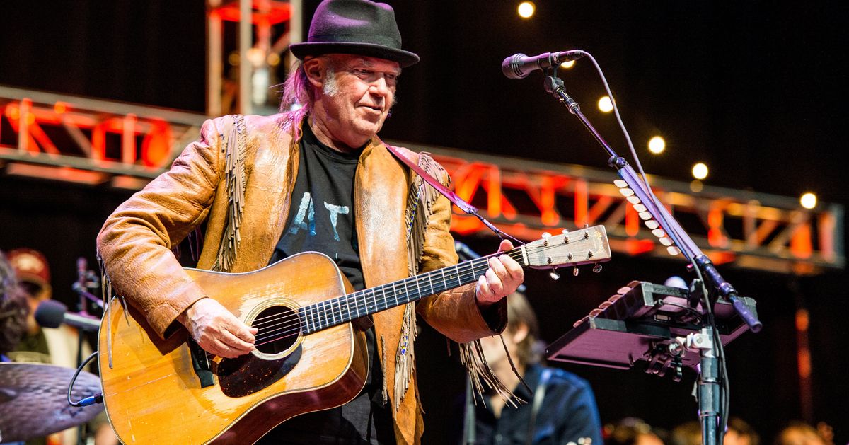 Glastonbury LineUp 2025 Neil Young Confirmed As First Headliner