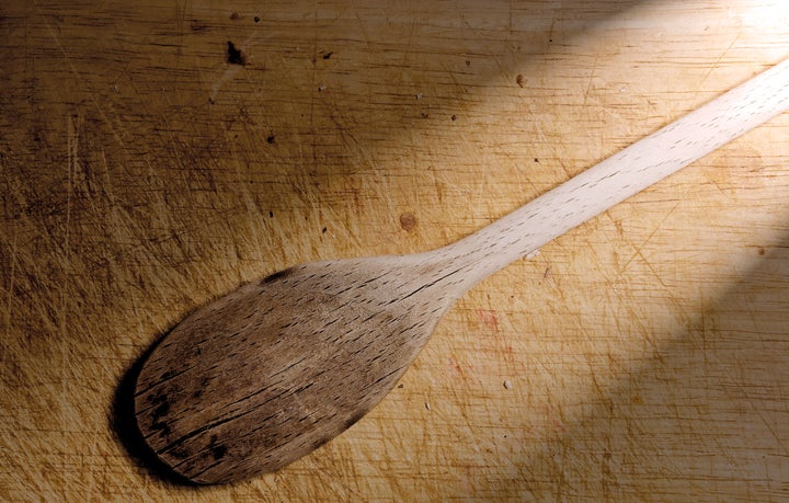 Take care to avoid cracked wooden spoons, which can harbor bacteria more easily.