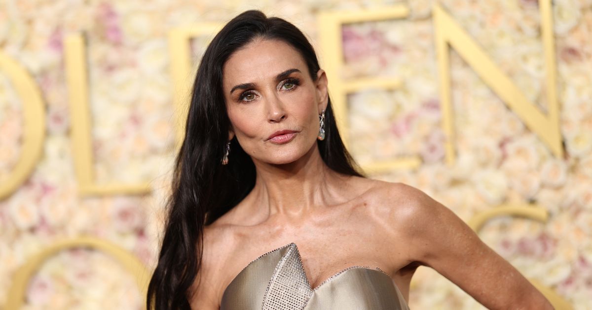 Demi Moore Walked To The Golden Globes Ceremony