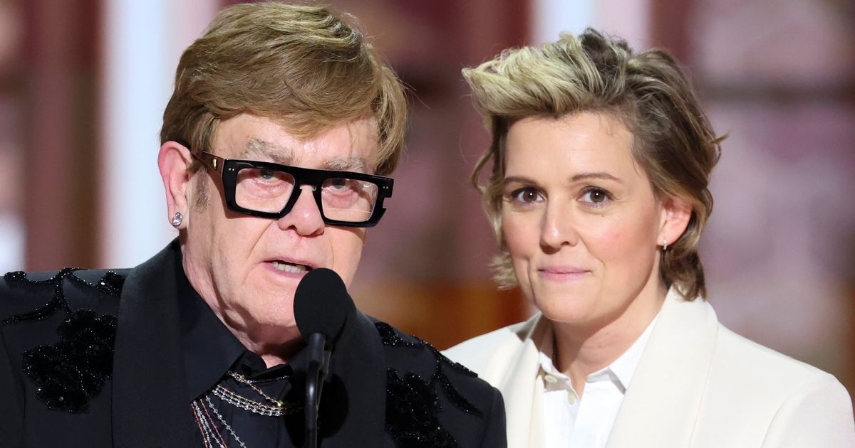 Elton John Winks At Eyesight Issues While Presenting At The Golden Globes