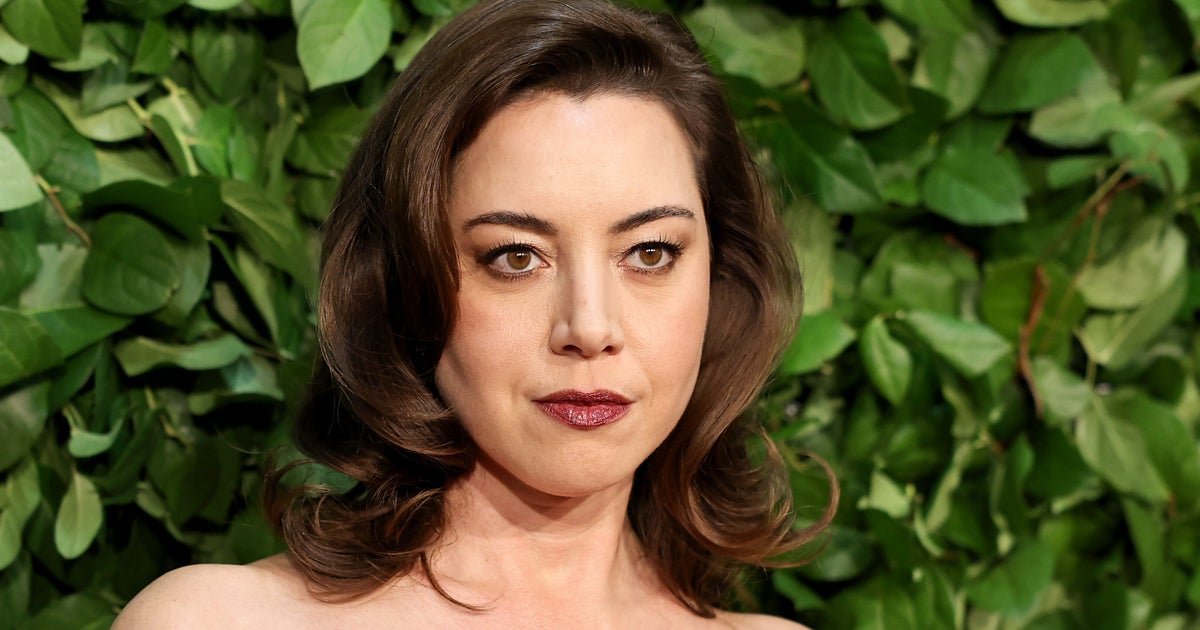 NextImg:Aubrey Plaza Shouted Out At The Golden Globes After Husband's Death