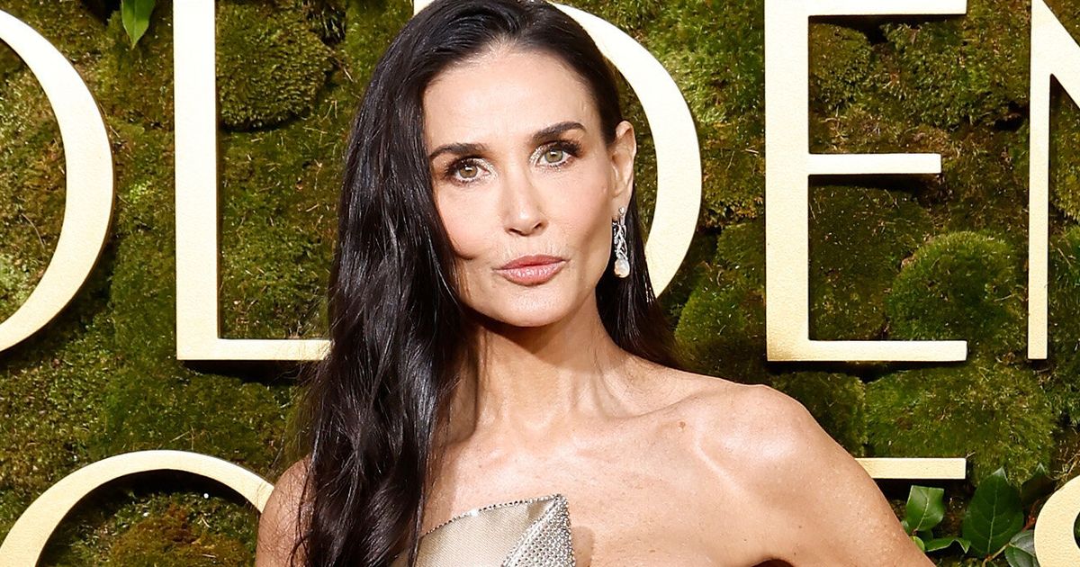 Demi Moore's Powerful Golden Globes Speech Reveals 1 Issue That's Too Common For Many Of Us