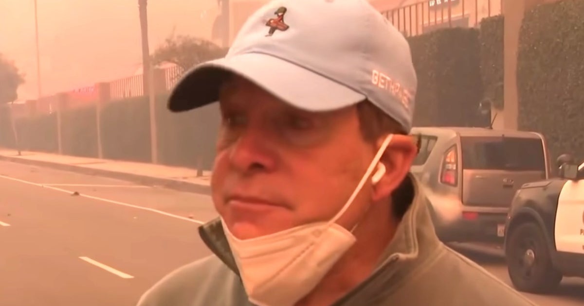 NextImg:Steve Guttenberg Helps First Responders As Wildfires Devastate Los Angeles Area