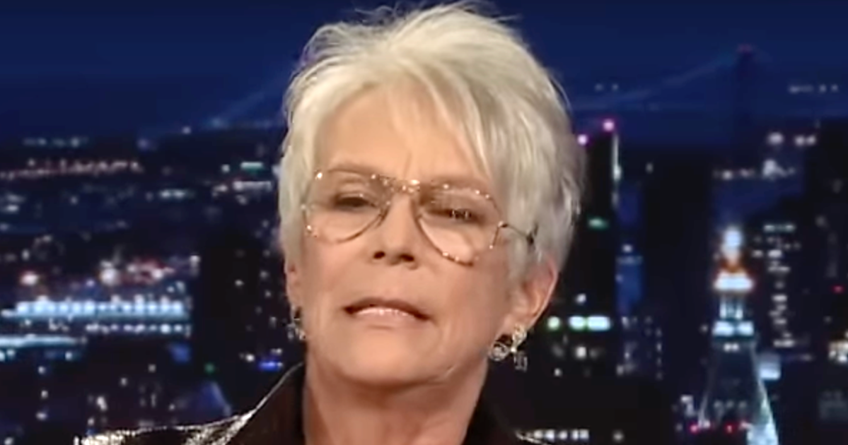NextImg:'Where I Live Is On Fire': Jamie Lee Curtis Holds Back Tears On 'The Tonight Show'