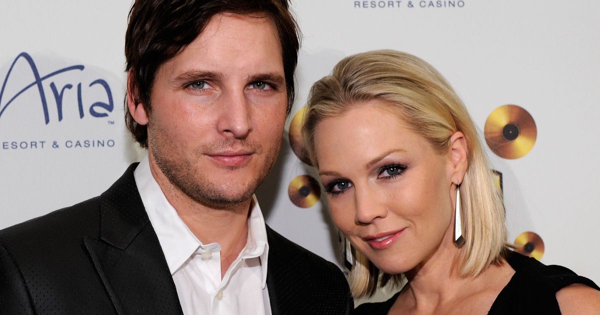 Jennie Garth Gets Emotional Thanking Ex Peter Facinelli For Sheltering Her During LA Fires