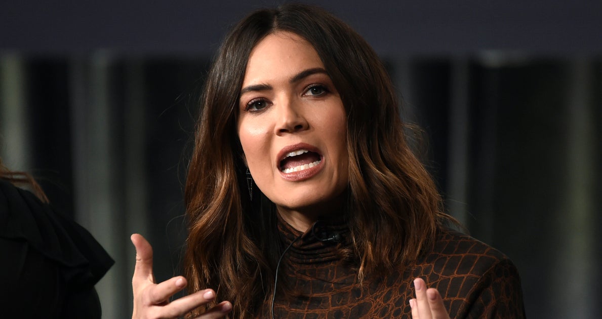 Mandy Moore Instagram post supporting GoFundMe for wildfire victims