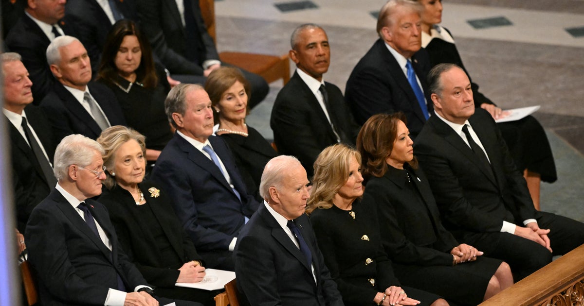 NextImg:Kamala Harris’ Carter Funeral Photo Goes Viral Over 1 Key Omission