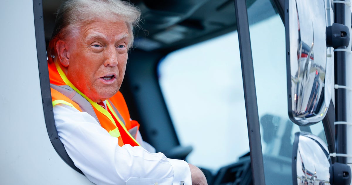 Donald Trump's Inaugural Parade Is Reportedly Getting A Trashy Twist