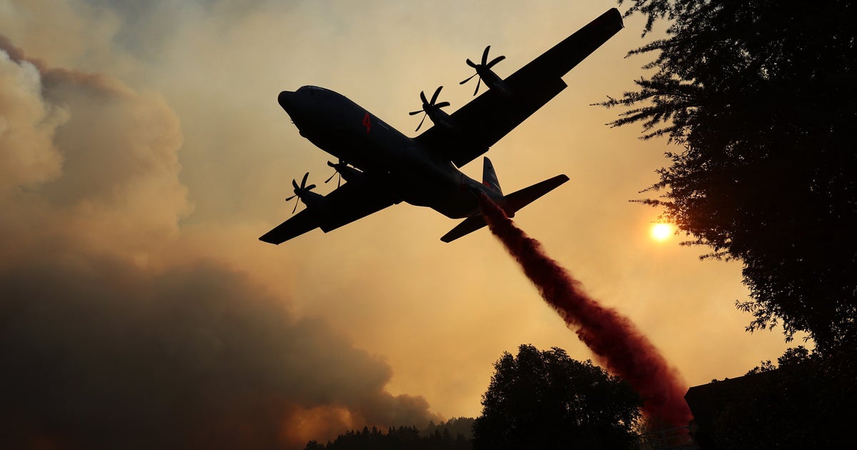 NextImg:Here’s What It's Like To Be A Pilot Fighting The LA Fires