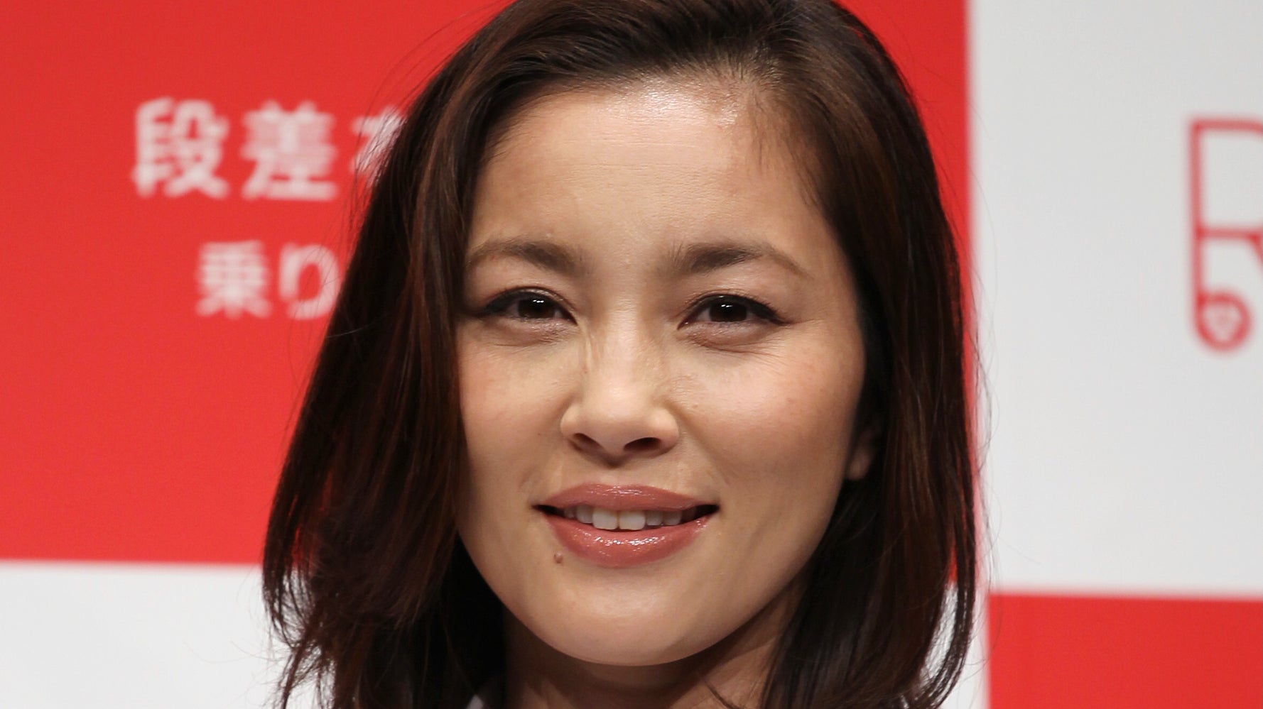 ミニスカの鎌倉アナ 瀬戸朝香さん、冬のミニスカコーデに反響続出「真似したい」の声 | ハフポスト アートとカルチャー