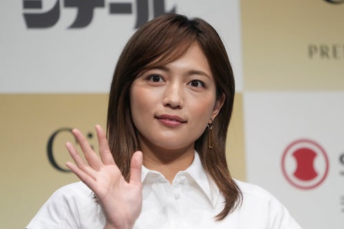 セーラー服姿を披露 川口春奈 