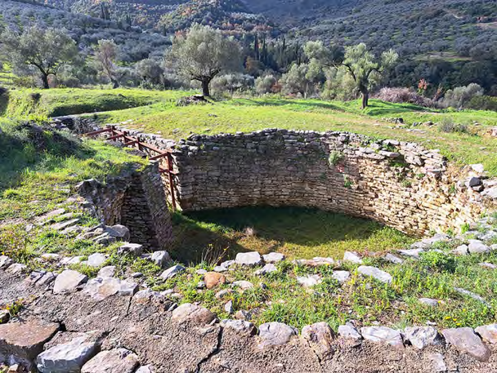 Ταφικό μνημείο 2.