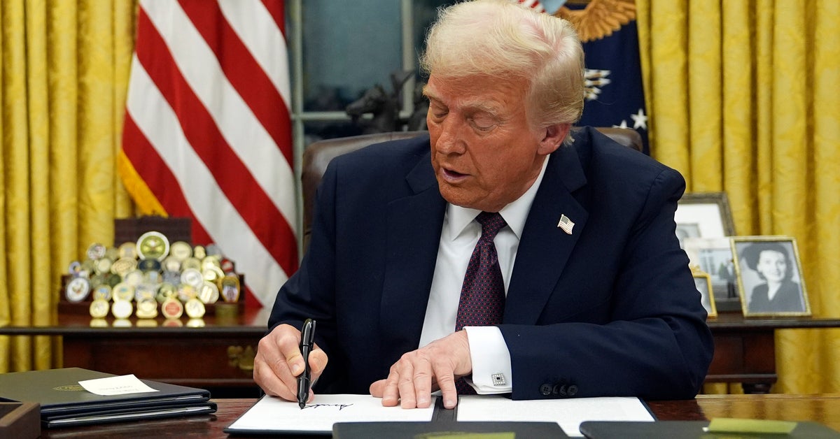 Federal Judge Temporarily Blocks Trump’s Executive Order Ending Birthright Citizenship