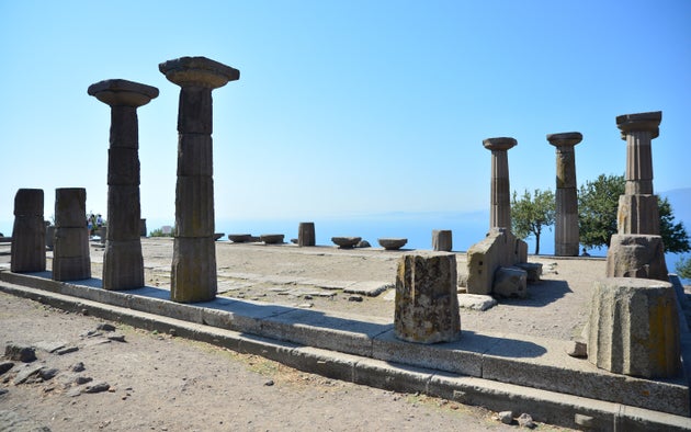 Γενική άποψη της αρχαίας πόλης της Άσσου στην περιοχή Ayvacik της επαρχίας Canakkale της Τουρκίας, 7 Αυγούστου 2020. (Photo by Burak Akay/Anadolu Agency via Getty Images)