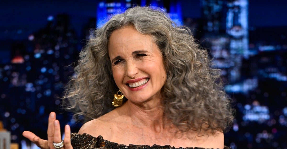 NextImg:Andie MacDowell Says She's Experiencing 'Reverse Nepotism' Due To Famous Daughter