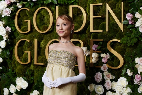 アリアナ・グランデが幼い頃の写真を公開。憧れの衣装を着た少女 ..., 画像サイズ:500x333