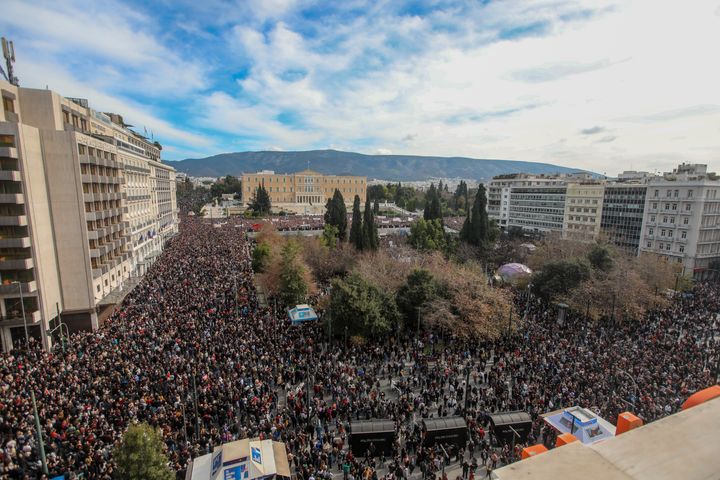 28/01/2025 -Συλλαλητήριο στην πλατεία Συντάγματος για το σιδηροδρομικό δυστύχημα στα Τέμπη