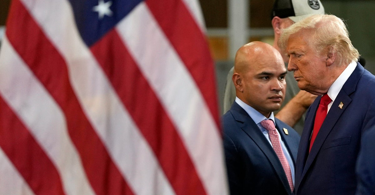 NextImg:DOJ Abandons Criminal Proceedings Against 2 Trump Co-Defendants In Classified Records Case