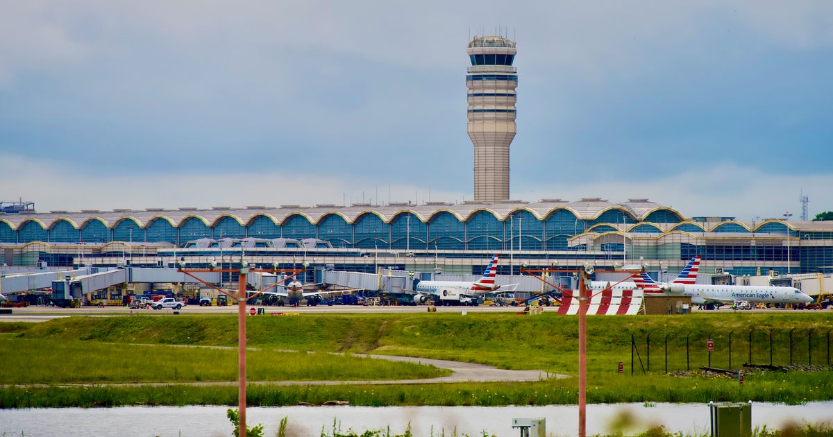 NextImg:Passenger Flight Collides With Helicopter In Midair Near DC Airport