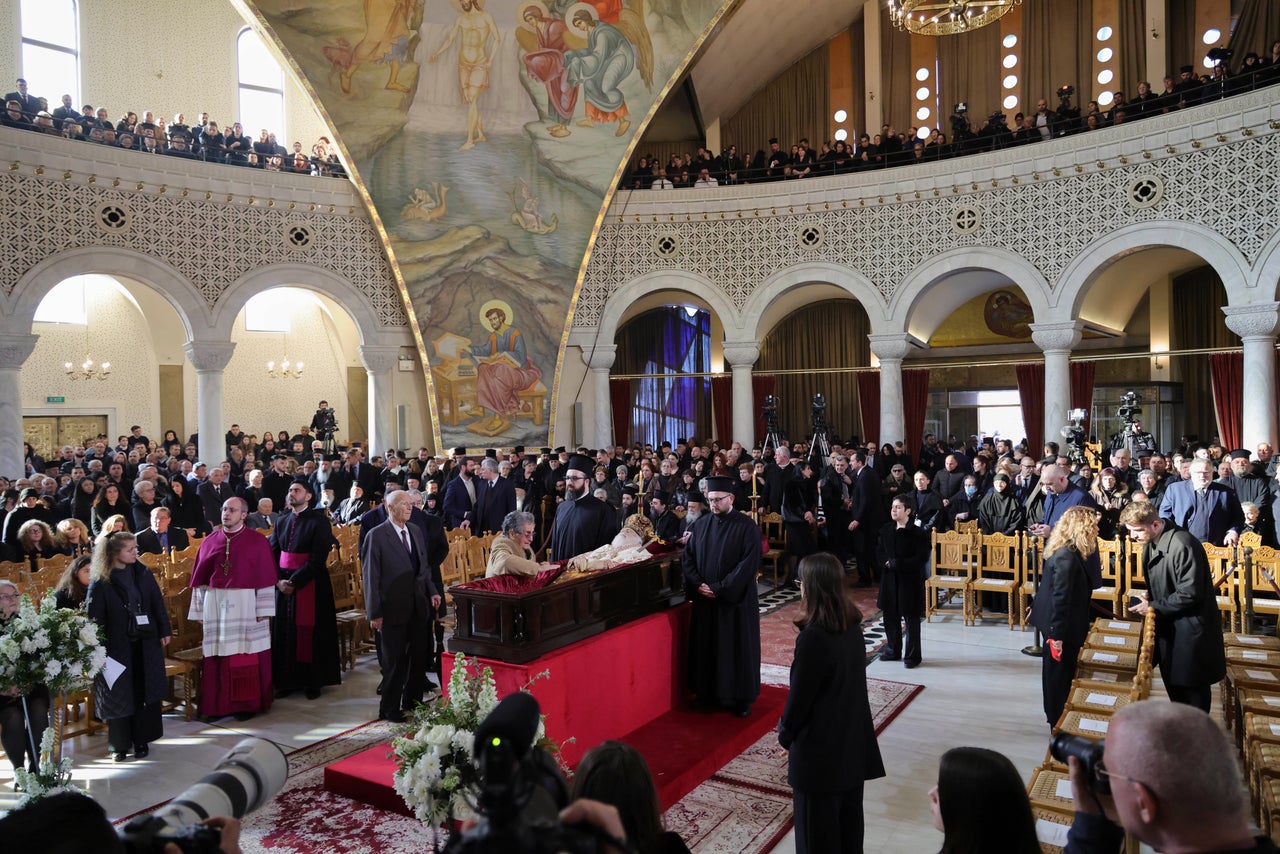 Πλήθος κόσμου στο τελευταίο αντίο στον Αναστάσιο