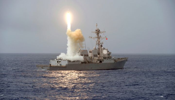 Το USS Fitzgerald εκτοξεύει πύραυλο σε άσκηση (Mass Communication Specialist 2nd Class William McCann/U.S. Navy via AP)