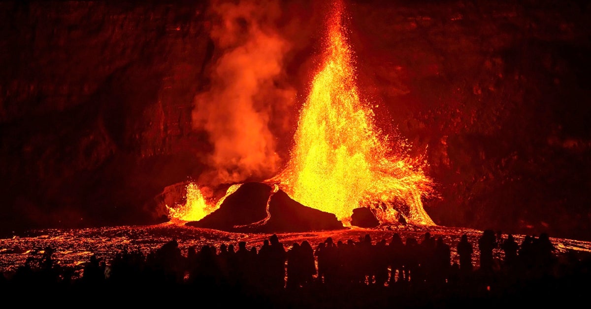 Hawaii's Kilauea Volcano Produces Tall Fountains Of Lava